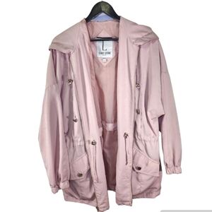 LARRY LAVINE SPORT RAIN JACKET. PALE PINK/SMALL